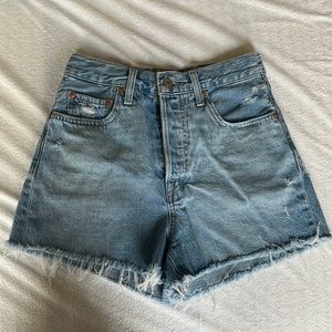 Levi Ribcage Shorts